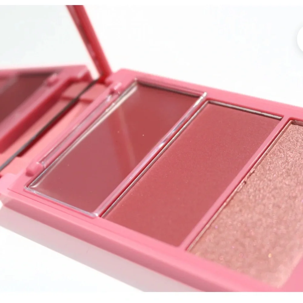 Pear Nova Cheek Palette in Mauve in aura, dusk & glaze in cream, matte & pearl